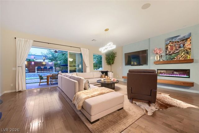 10313 Jade Point Drive, Las Vegas, NV 89135