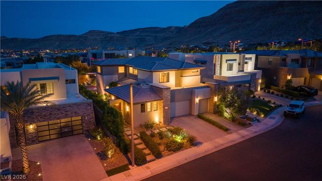 10313 Jade Point Drive, Las Vegas, NV 89135