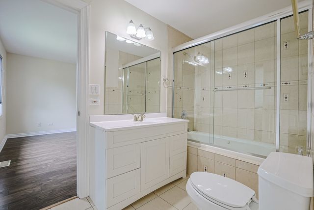 200 Ahmed Court, Glendale Heights, IL 60139