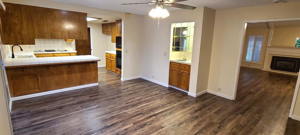 Image 7 of property listing at 6300 N Palm # 108, Fresno, CA 93704