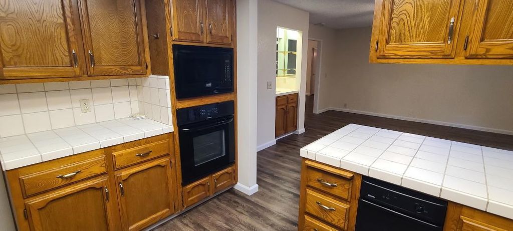 Image 9 of property listing at 6300 N Palm # 108, Fresno, CA 93704