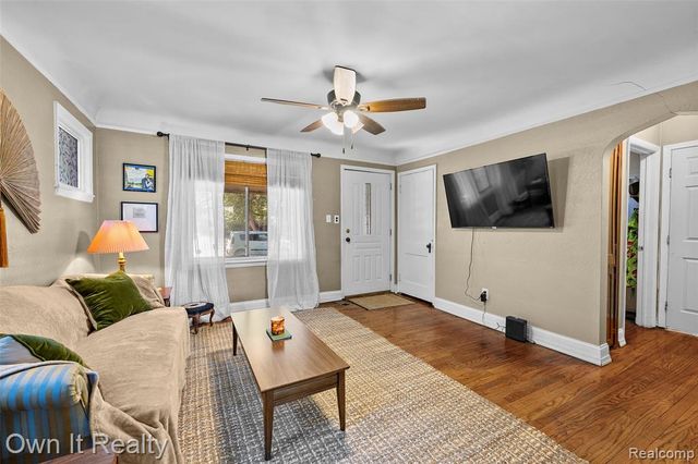 17220 Hanover Avenue, Allen Park, MI 48101