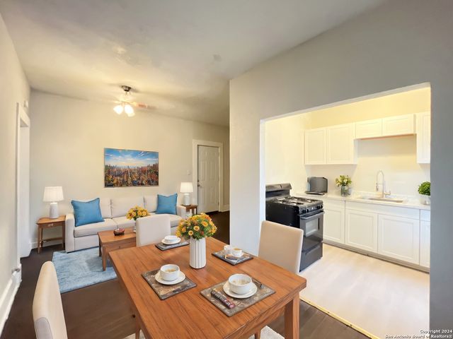 319 Army Blvd Apt 8, San Antonio, TX 78215
