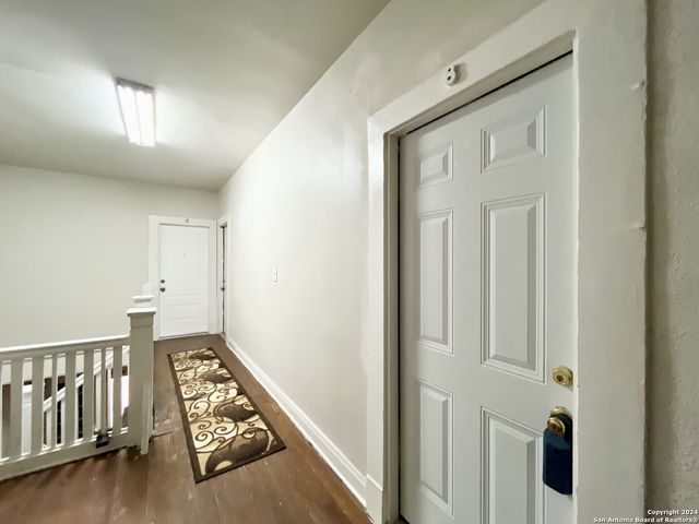 319 Army Blvd Apt 8, San Antonio, TX 78215