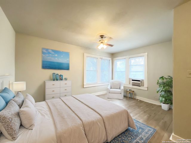 319 Army Blvd Apt 8, San Antonio, TX 78215