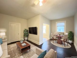 319 Army Blvd Apt 8, San Antonio, TX 78215