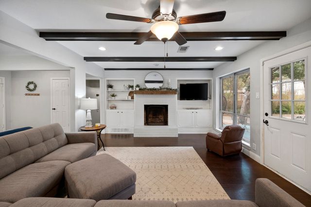 2107 Westwood Drive, Arlington, TX 76012