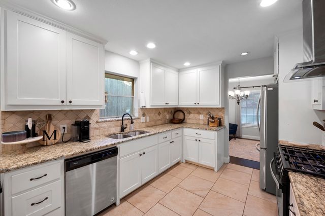 2107 Westwood Drive, Arlington, TX 76012