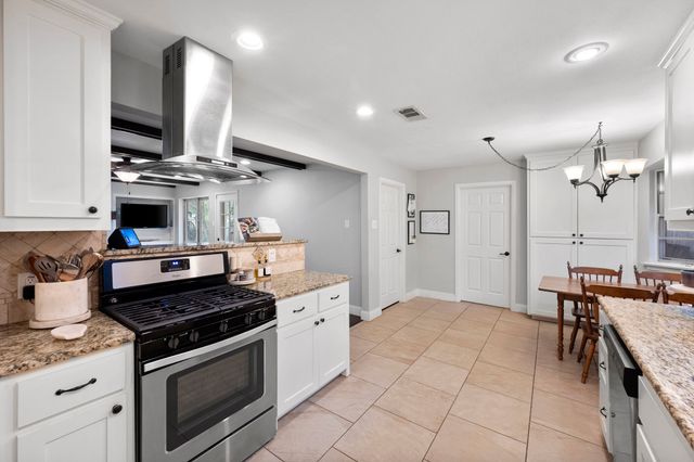 2107 Westwood Drive, Arlington, TX 76012