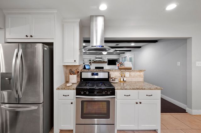 2107 Westwood Drive, Arlington, TX 76012