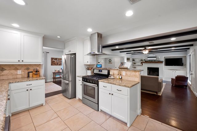 2107 Westwood Drive, Arlington, TX 76012