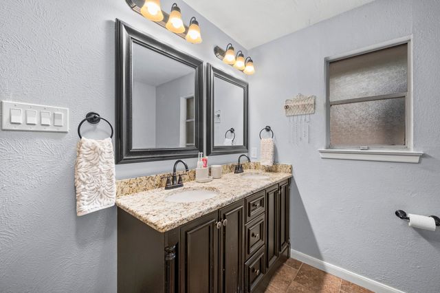 2107 Westwood Drive, Arlington, TX 76012