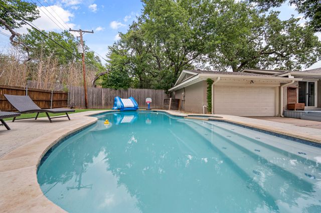 2107 Westwood Drive, Arlington, TX 76012