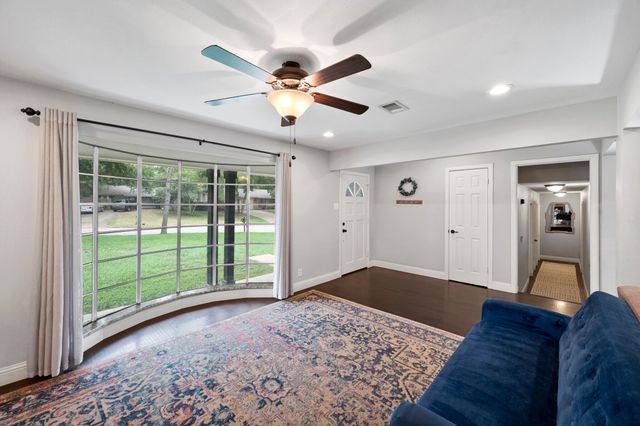 2107 Westwood Drive, Arlington, TX 76012