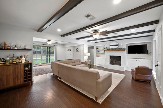 2107 Westwood Drive, Arlington, TX 76012