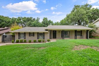 2107 Westwood Drive, Arlington, TX 76012