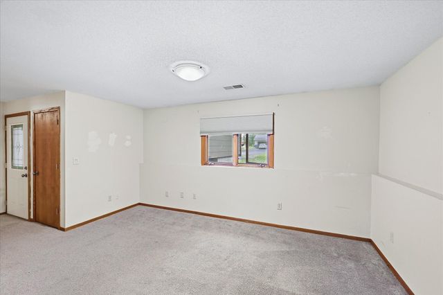 750 Hiawatha Avenue, Vadnais Heights, MN 55127