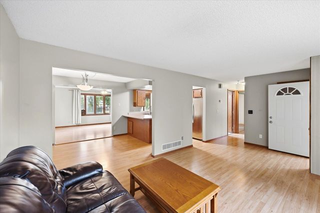 750 Hiawatha Avenue, Vadnais Heights, MN 55127