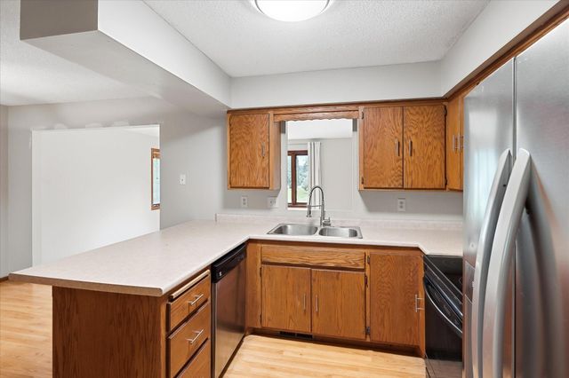 750 Hiawatha Avenue, Vadnais Heights, MN 55127