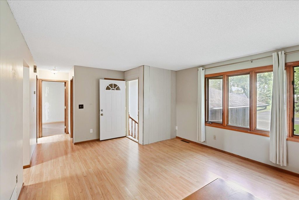 750 Hiawatha Avenue, Vadnais Heights, MN 55127 — photo 3