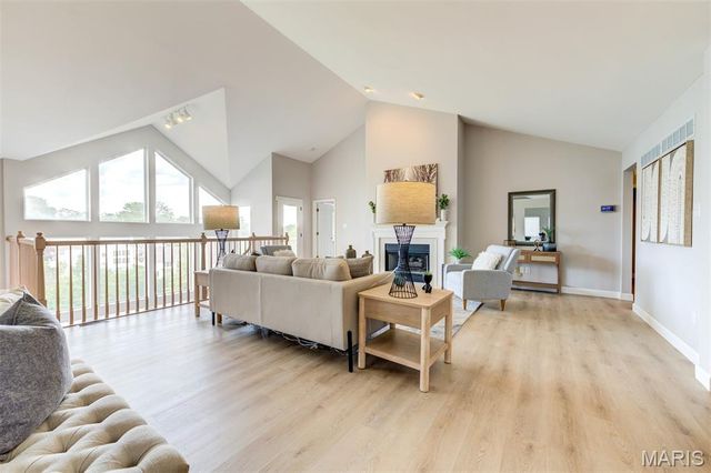11431 Daykin Drive, St Louis, MO 63146