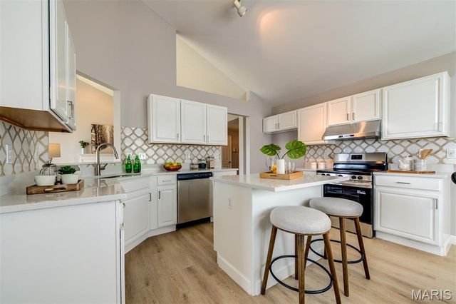 11431 Daykin Drive, St Louis, MO 63146
