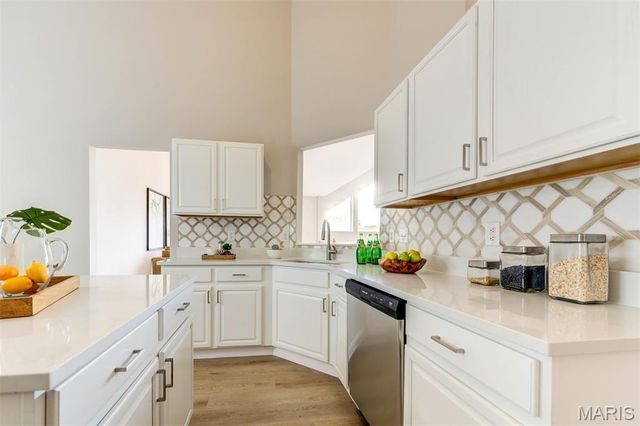 11431 Daykin Drive, St Louis, MO 63146