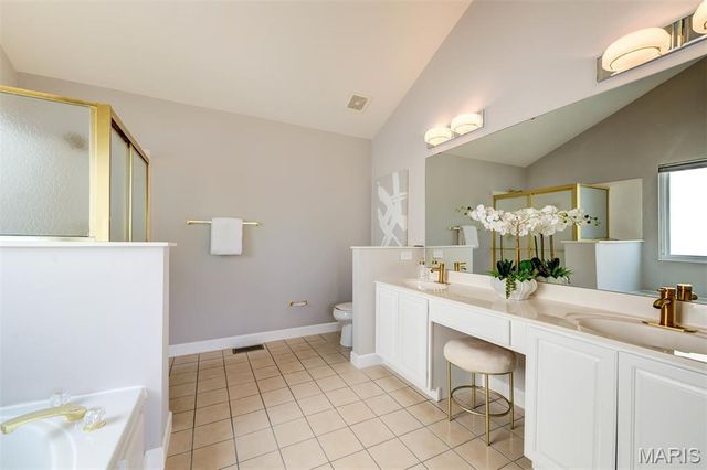 11431 Daykin Drive, St Louis, MO 63146