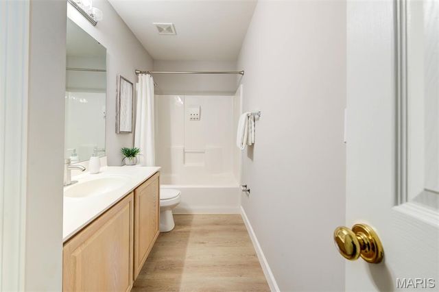 11431 Daykin Drive, St Louis, MO 63146