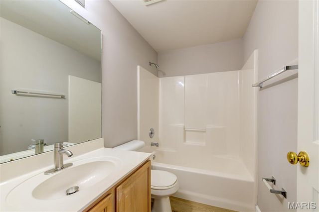 11431 Daykin Drive, St Louis, MO 63146