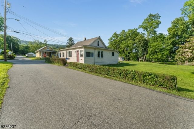 6 Franklin Street, Franklin Twp., NJ 07882