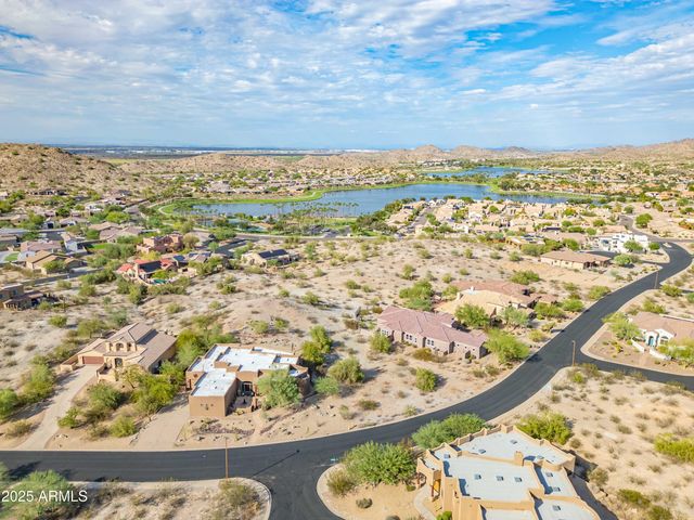 18292 W SANTA ALBERTA Lane 26, Goodyear, AZ 85338