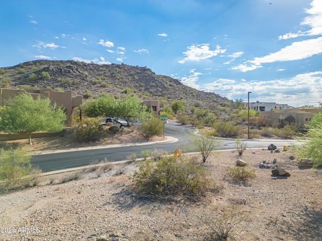 18292 W SANTA ALBERTA Lane 26, Goodyear, AZ 85338