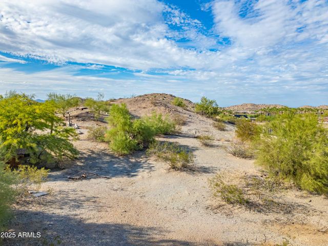 18292 W SANTA ALBERTA Lane 26, Goodyear, AZ 85338