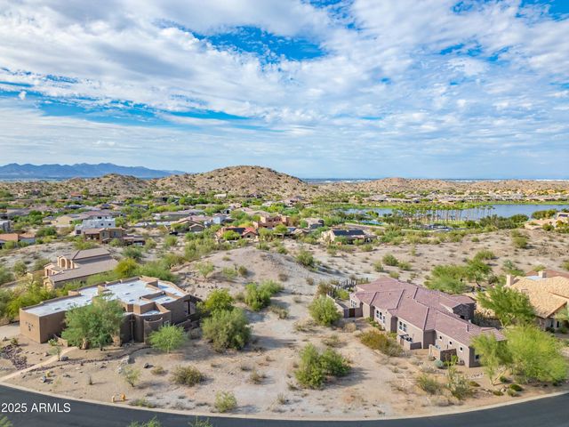 18292 W SANTA ALBERTA Lane 26, Goodyear, AZ 85338