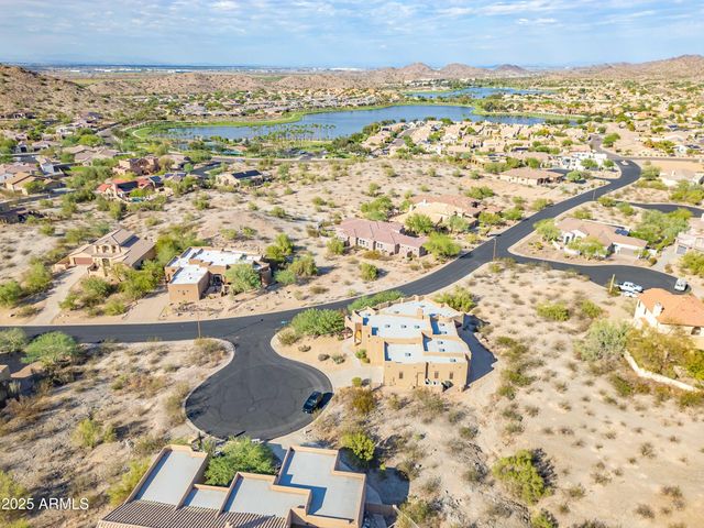 18292 W SANTA ALBERTA Lane 26, Goodyear, AZ 85338