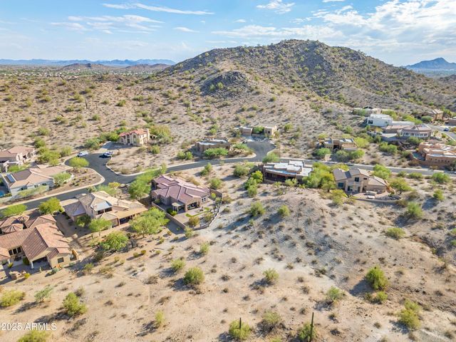 18292 W SANTA ALBERTA Lane 26, Goodyear, AZ 85338