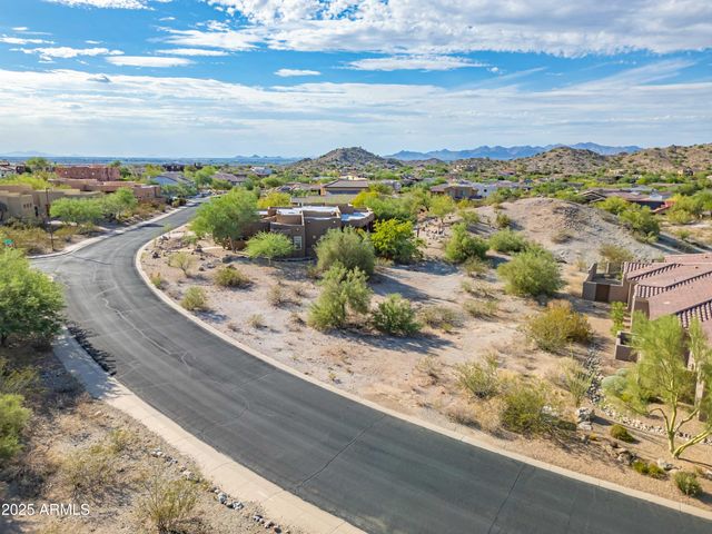 18292 W SANTA ALBERTA Lane 26, Goodyear, AZ 85338