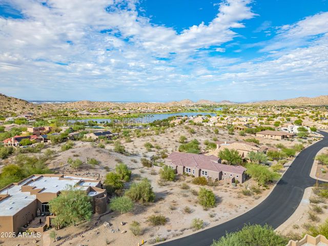 18292 W SANTA ALBERTA Lane 26, Goodyear, AZ 85338