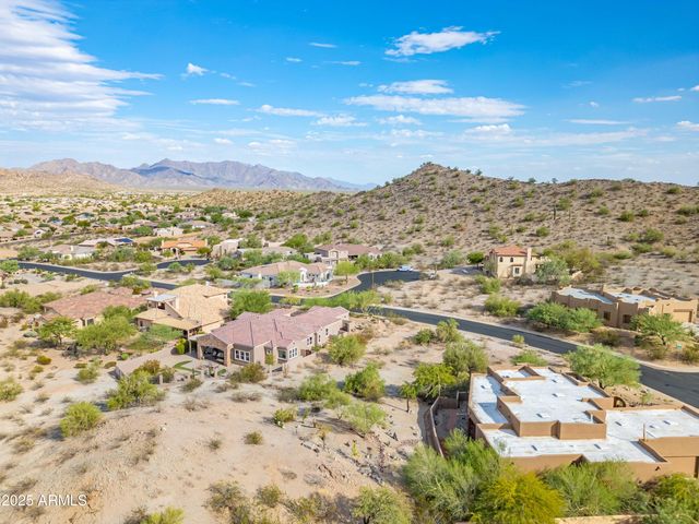 18292 W SANTA ALBERTA Lane 26, Goodyear, AZ 85338