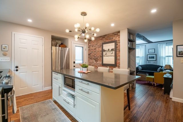 1 Turner St 1, Salem, MA 01970