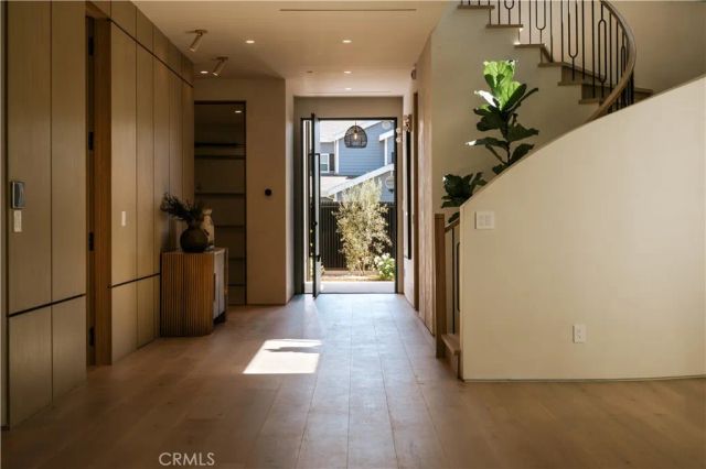 14755 Hesby Street, Sherman Oaks, CA 91403
