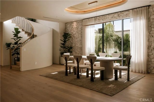 14755 Hesby Street, Sherman Oaks, CA 91403