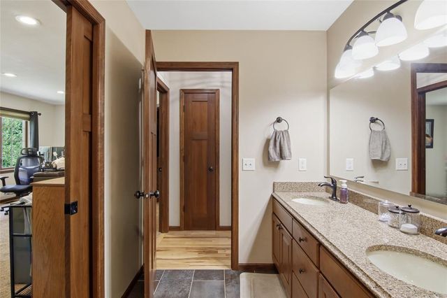 1301 Sandy Ridge Lane, Altoona, WI 54720