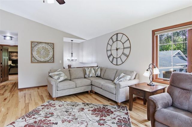 1301 Sandy Ridge Lane, Altoona, WI 54720