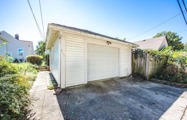 443 Triangle Avenue, Oakwood, OH 45419