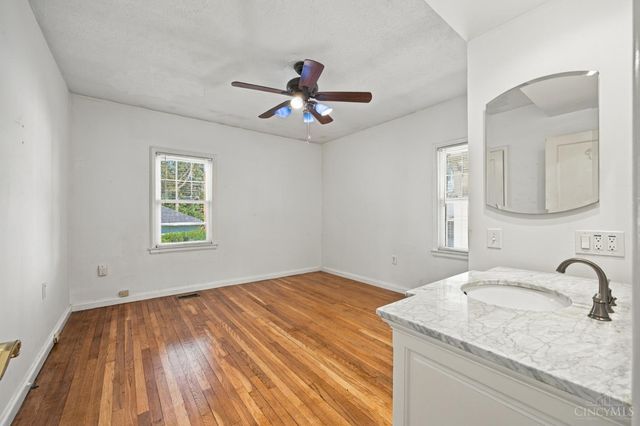 443 Triangle Avenue, Oakwood, OH 45419