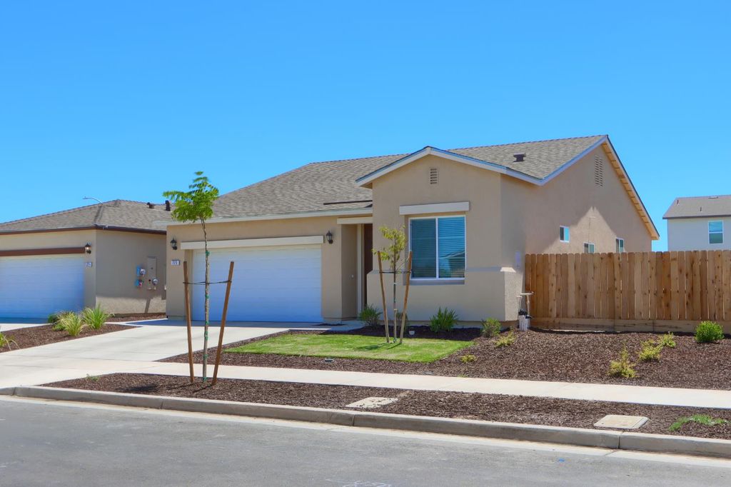 Image 1 of property listing at 726 Skyler, Merced, CA 95348