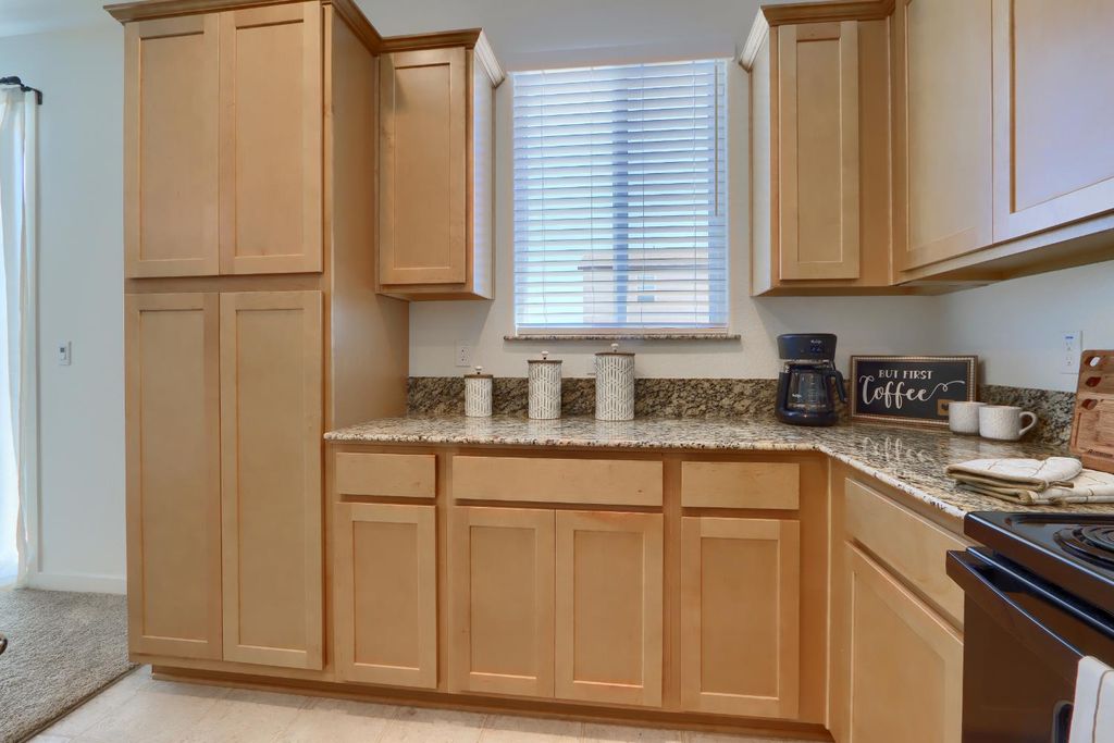 Image 12 of property listing at 726 Skyler, Merced, CA 95348
