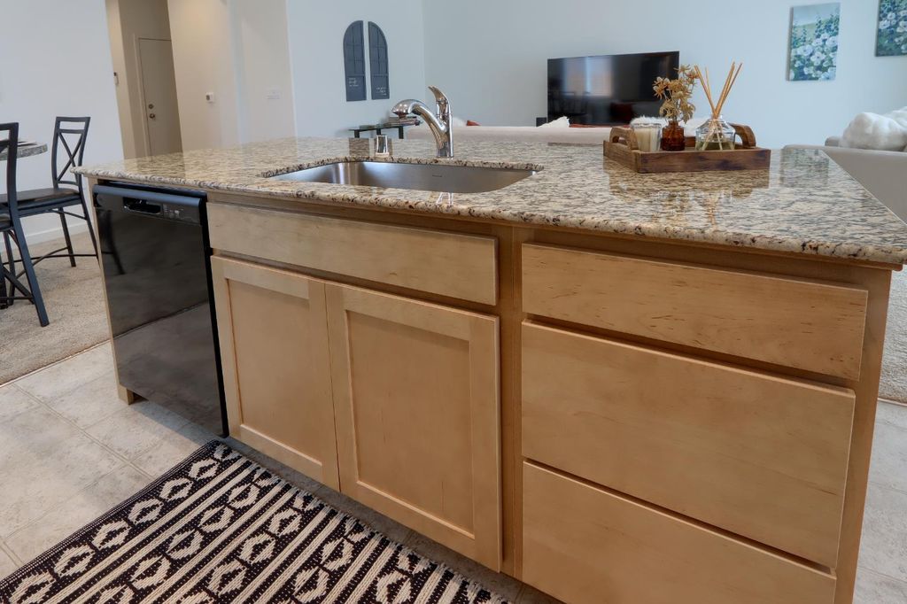 Image 13 of property listing at 726 Skyler, Merced, CA 95348